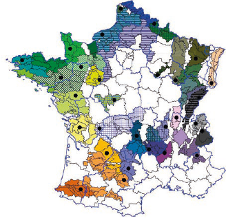 Carte des Unités laitières agroclimatiques et des spots associés (points noirs) - Source : Climalait 2015